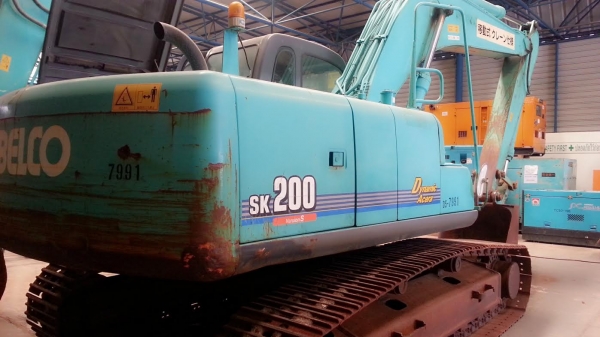 รถเก่านอก sk 200-6 yn10 สนใจโทร 092-3309229 อี๊ดสองห้อง