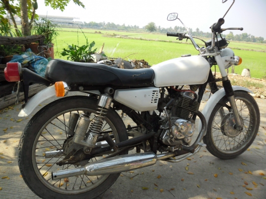 ขายรถ honda สองสูบ 125 เก่าๆซักคันครับ