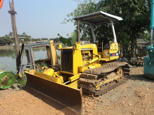 ขายด่วนรถแทรคตอร์ตีนตะขาบ KOMATSU D20P-6  เก่าญี่ปุ่นแท้ ๆ 3000 ชม. สภาพสวยมาก