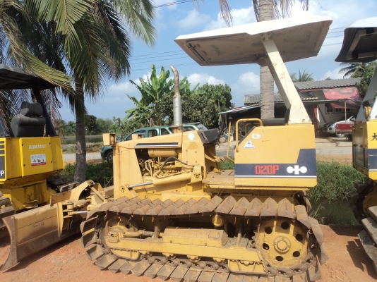 ขายด่วนรถแทรคตอร์ตีนตะขาบ KOMATSU D20P-6  เก่าญี่ปุ่นแท้ ๆ 3000 ชม. สภาพสวยมาก