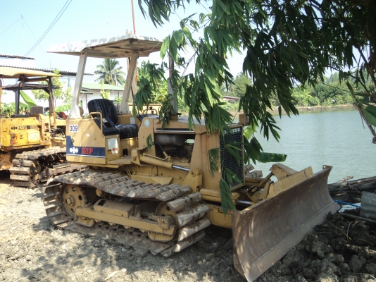 ขายด่วนรถแทรคตอร์ตีนตะขาบ KOMATSU D20P-6  เก่าญี่ปุ่นแท้ ๆ 3000 ชม. สภาพสวยมาก
