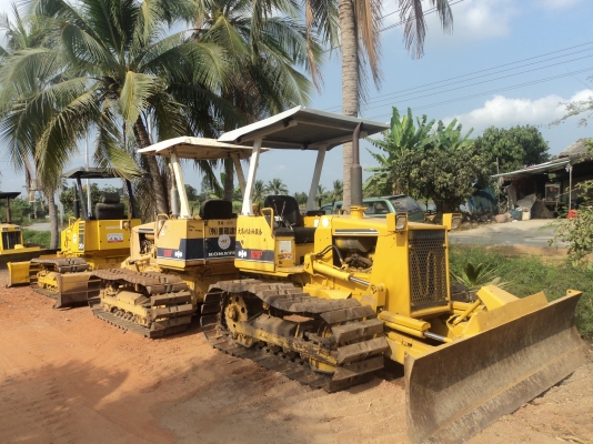 ขายด่วนรถแทรคตอร์ตีนตะขาบ KOMATSU D20P-6  เก่าญี่ปุ่นแท้ ๆ 3000 ชม. สภาพสวยมาก