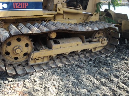 ขายด่วนรถแทรคตอร์ตีนตะขาบ KOMATSU D20P-6  เก่าญี่ปุ่นแท้ ๆ 3000 ชม. สภาพสวยมาก
