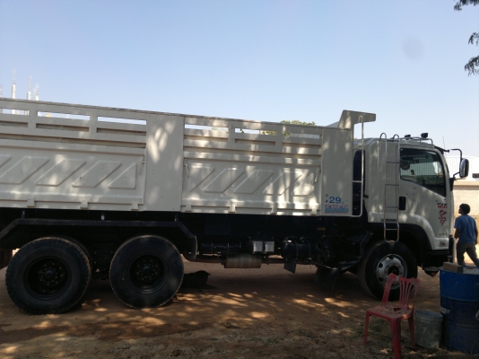 ISUZU FVZ 300 แรงม้า สภาพ 95\% รถปี56 รถวิ่งเพียง 40000 กิโล ISUZU FVZ 300 แรงม้า สภาพ 95\% รถปี56 รถวิ่งเพียง 40000 กิโล