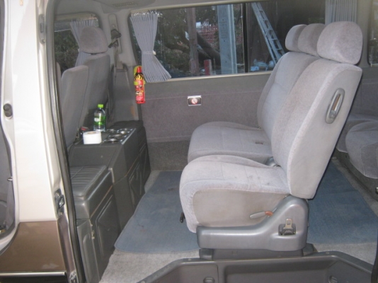 super custom ปี 2000 ประกอบนอกจากบ.โตโยต้า รุ่นท๊อป ไม่เคยติดแก๊ส พร้อมใช้ครับ