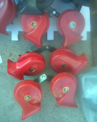 แตรคู่ยุโรปเมคอินฝรั่งเศส