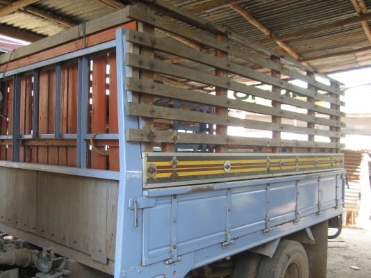 ขายรถบรรทุก 6 ล้อเล็ก NKR