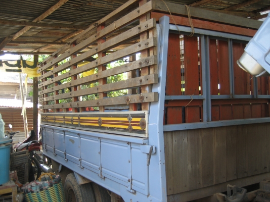 ขายรถบรรทุก 6 ล้อเล็ก NKR