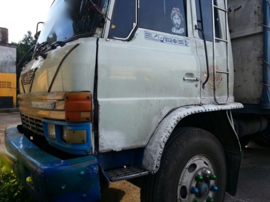 รถอีซูซุ  10 ล้อ รั้ว F17  168 แรงม้า.  สนใจติดต่อ 081 - 6079515