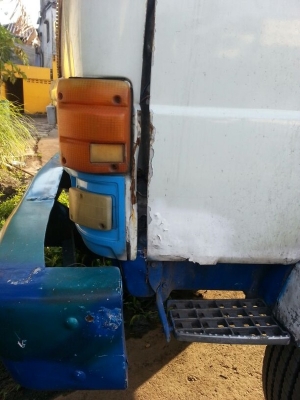 รถอีซูซุ  10 ล้อ รั้ว F17  168 แรงม้า.  สนใจติดต่อ 081 - 6079515