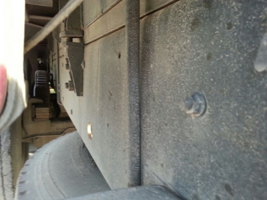 รถอีซูซุ  10 ล้อ รั้ว F17  168 แรงม้า.  สนใจติดต่อ 081 - 6079515