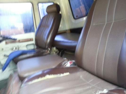 รถอีซูซุ  10 ล้อ รั้ว F17  168 แรงม้า.  สนใจติดต่อ 081 - 6079515