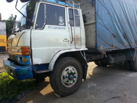 รถอีซูซุ  10 ล้อ รั้ว F17  168 แรงม้า.  สนใจติดต่อ 081 - 6079515