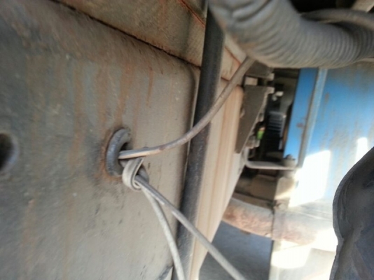 รถอีซูซุ  10 ล้อ รั้ว F17  168 แรงม้า.  สนใจติดต่อ 081 - 6079515