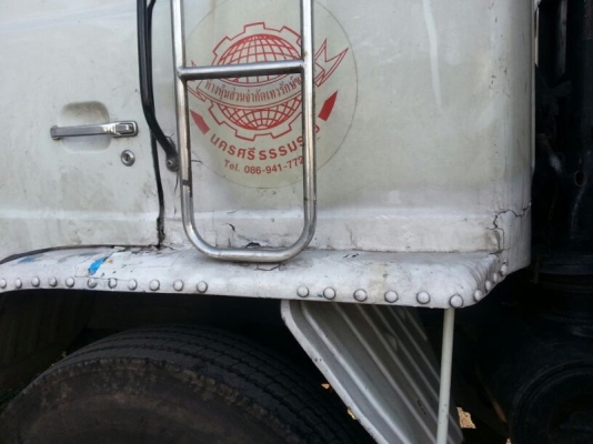 รถอีซูซุ  10 ล้อ รั้ว F17  168 แรงม้า.  สนใจติดต่อ 081 - 6079515