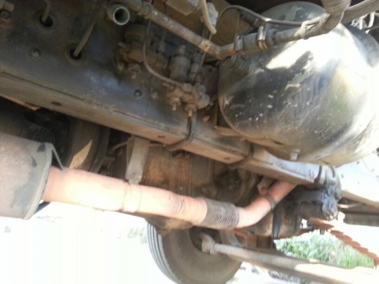 รถอีซูซุ  10 ล้อ รั้ว F17  168 แรงม้า.  สนใจติดต่อ 081 - 6079515