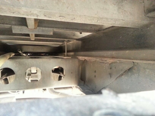 รถอีซูซุ  10 ล้อ รั้ว F17  168 แรงม้า.  สนใจติดต่อ 081 - 6079515