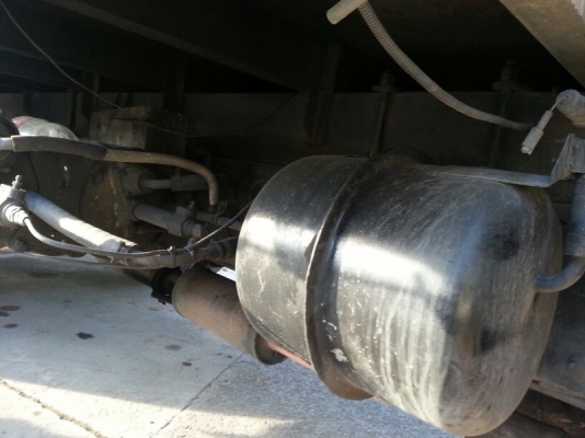 รถอีซูซุ  10 ล้อ รั้ว F17  168 แรงม้า.  สนใจติดต่อ 081 - 6079515