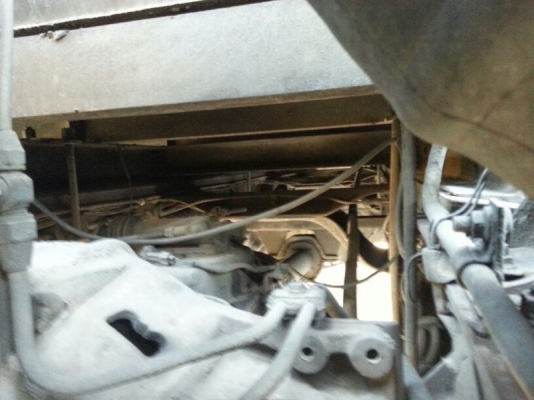 รถอีซูซุ  10 ล้อ รั้ว F17  168 แรงม้า.  สนใจติดต่อ 081 - 6079515