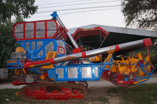 พี่ฝากขาย รถเกี่ยวข้าว ศักดิ์พัฒนา สภาพดีเก็บงานแล้วทั้งคัน รถพร้อมใช้ รายละเอียดเพิ่มเติมที่ 085-2693746 ออฟ ครับ พี่ฝากขาย รถเกี่ยวข้าว ศักดิ์พัฒนา สภาพดีเก็บงานแล้วทั้งคัน รถพร้อมใช้ รายละเอียดเพิ่มเติมที่ 085-2693746 ออฟ ครับ