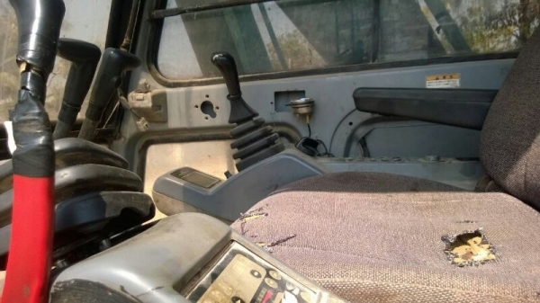 รถแบคโฮ KOBELCO  120.  ( ซุปเปอร์ )  สนใจติดต่อ 081 - 6079515