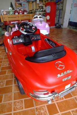 ขายรถ BENZ 300 SL ตั้งโชว์ครับ ไม่เคยเล่น ใช้จอดประดับบ้านอยู่ครับ ขายรถ BENZ 300 SL ตั้งโชว์ครับ ไม่เคยเล่น ใช้จอดประดับบ้านอยู่ครับ