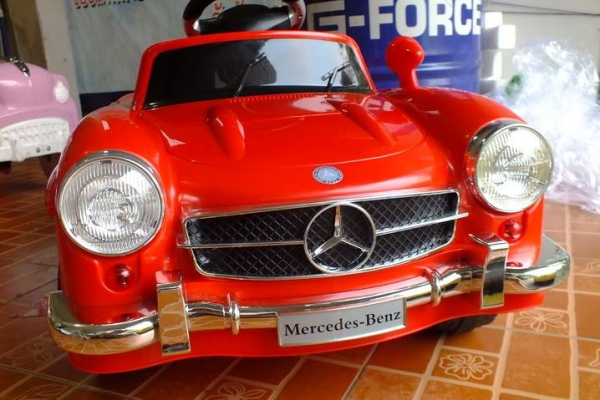 ขายรถ BENZ 300 SL ตั้งโชว์ครับ ไม่เคยเล่น ใช้จอดประดับบ้านอยู่ครับ