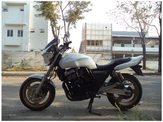 Super 4 ประกอบใหม่ เก็บงานแล้วทั้งคัน พร้อมใช้ 100\% Super 4 ประกอบใหม่ เก็บงานแล้วทั้งคัน พร้อมใช้ 100\%