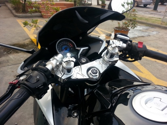 **วุฒินนบุรี**ขาย CBR250r ปี2010 วิ่งมา1xxxxของแต่งท้วมๆท่อสูตรเสียงโหดๆทะเบียนโอน