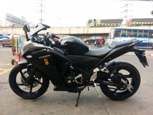 **วุฒินนบุรี**ขาย CBR250r ปี2010 วิ่งมา1xxxxของแต่งท้วมๆท่อสูตรเสียงโหดๆทะเบียนโอน