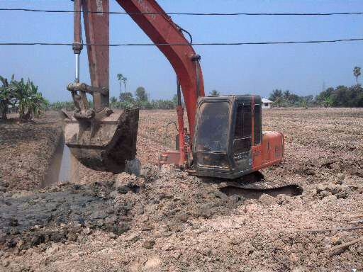 แบคโฮ HITACHI ex 120-1