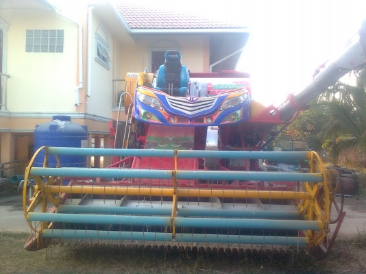 ขายรถเกี่ยว เกษตรพัฒนา<<เจ้าช้างไวไฟ>>รถพร้อมใช้งานเลย