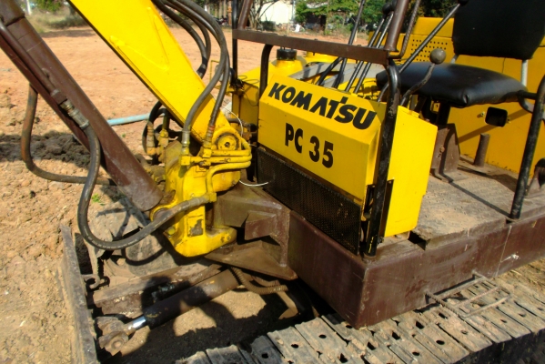 ขายด่วนรถแบคโฮPC35ขายพร้อมรถลาก4ล้อเล็ก