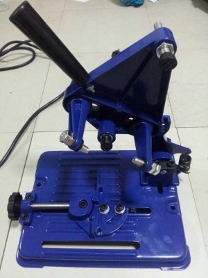 เลื่อยไฟฟ้าใบมีดคู่ ( Dual Saw Blade) 125mm ทำให้เรื่องตัดเป็นเรื่องง่าย มาพร้อมแท่นตัดสะดวกใช้งาน  ของใหม่เพิ่งนำเข้ามาครับ