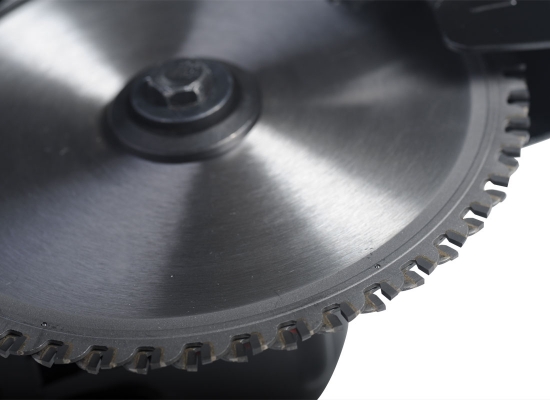 เลื่อยไฟฟ้าใบมีดคู่ ( Dual Saw Blade) 125mm ทำให้เรื่องตัดเป็นเรื่องง่าย มาพร้อมแท่นตัดสะดวกใช้งาน  ของใหม่เพิ่งนำเข้ามาครับ