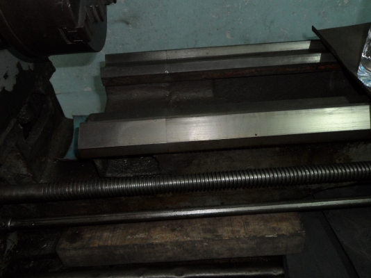 ขายครับขาย เครื่องกลึง 5 ฟุต เกียร์กระตุก สภาพใช้งาน 40000 บาท