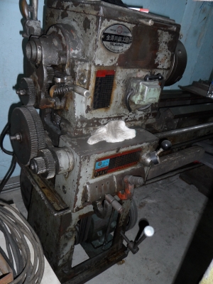 ขายครับขาย เครื่องกลึง 5 ฟุต เกียร์กระตุก สภาพใช้งาน 40000 บาท