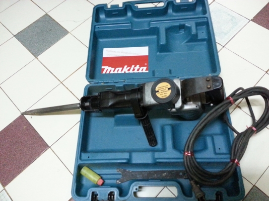 ขายเครื่องสกัดแย็กไฟฟ้ายี่ห้อMAKITAรุ่นHM1201(MADE IN JAPAN)พร้อมใช้งาน