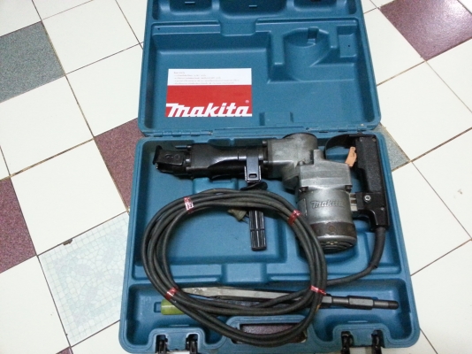 ขายเครื่องสกัดแย็กไฟฟ้ายี่ห้อMAKITAรุ่นHM1201(MADE IN JAPAN)พร้อมใช้งาน