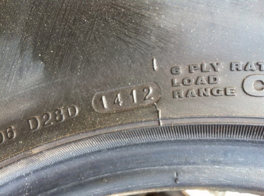 ขายยาง Mud DeeStone Mud Clawer 33-12.5 R15 ขายยาง Mud DeeStone Mud Clawer 33-12.5 R15