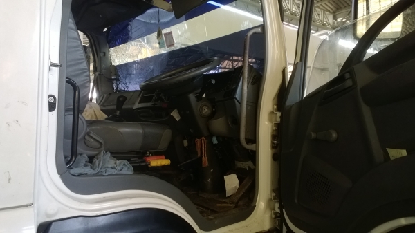 6ล้อดั้มISUZU 240 แรงปี*52 รถเบียดมา...เสียหายไม่เยอะ.โดนหัวเก๋งข้างซ้ายเท่านั้น 6ล้อดั้มISUZU 240 แรงปี*52 รถเบียดมา...เสียหายไม่เยอะ.โดนหัวเก๋งข้างซ้ายเท่านั้น