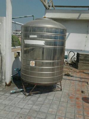 ขายถังน้ำแสตนเลสตราเพชร สภาพดี มีสองใบ ขายใบละ 8000 สนใจ ติดต่อ 089-3530206