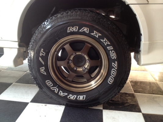 ขายล้อแม็ก 16 x 8 et 0 พร้อมยาง 265/70/16 ราคา 12000 บาท