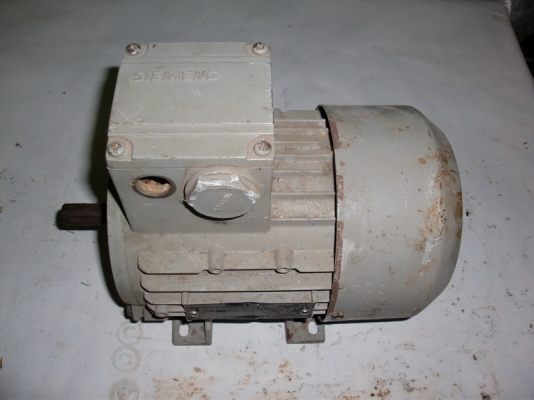 ขายมอเตอร์ไฟฟ้า Siemens  1/2แรงม้า 3phase