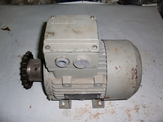 ขายมอเตอร์ไฟฟ้า Siemens  1/4แรงม้า 3phase