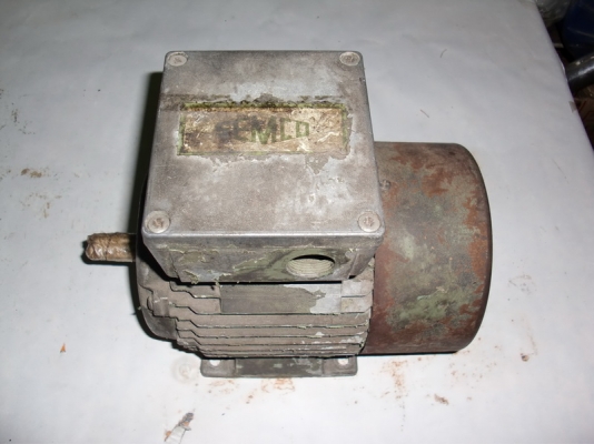 ขายมอเตอร์ไฟฟ้า SEMCO  1/2แรงม้า 3phase