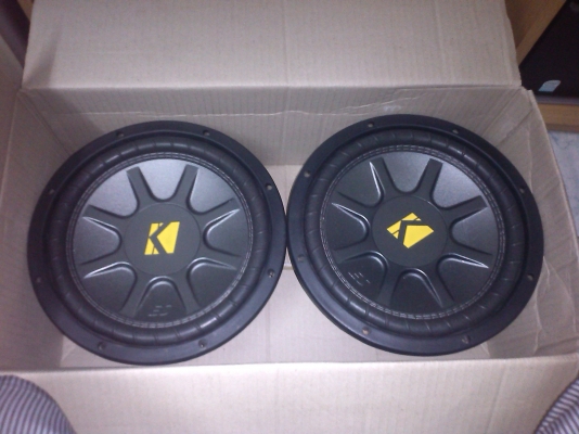 ขาย sub 10" kicker รุ่น ES voice คู่
