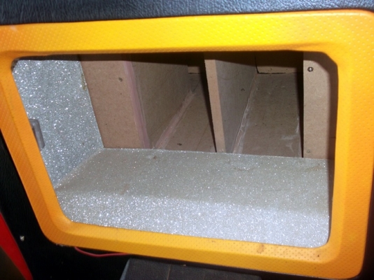 ขายดัทสันช้างเหยียบ 620 สีน้ำเงินสด ติดเครื่องเสียงและไฟแต่งสภาพสวยๆ ทะเบียนเต็ม