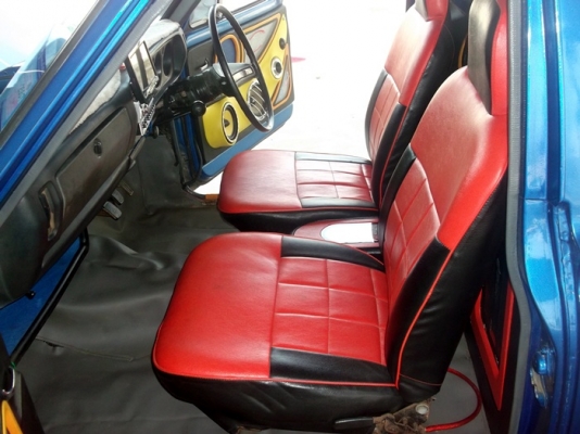 ขายดัทสันช้างเหยียบ 620 สีน้ำเงินสด ติดเครื่องเสียงและไฟแต่งสภาพสวยๆ ทะเบียนเต็ม