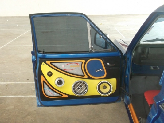 ขายดัทสันช้างเหยียบ 620 สีน้ำเงินสด ติดเครื่องเสียงและไฟแต่งสภาพสวยๆ ทะเบียนเต็ม